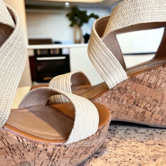 Steve Madden Cork Platform Wedge Sandals.
Canvas and leather. SZ 8 Comfortable - Picture 15 of 17